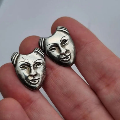 Pendientes de plata con caras estilo máscara diseño artístico vintage hechos