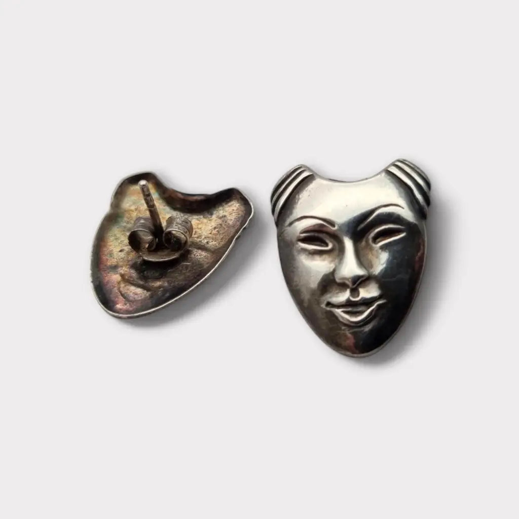 Pendientes de plata con caras estilo máscara diseño artístico vintage hechos