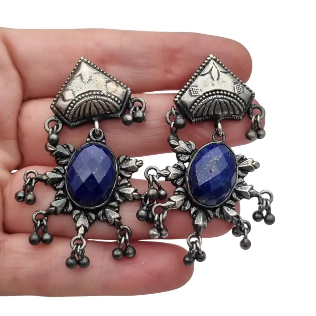 Pendientes tribales artesanales en plata con piedra azul estilo boho