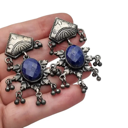 Pendientes tribales artesanales en plata con piedra azul estilo boho