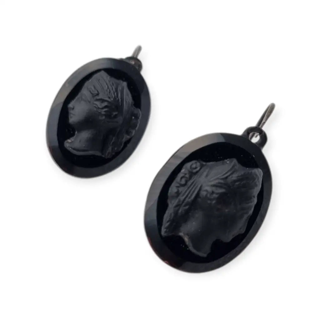 Pendientes Victorianos de camafeo negro en vulcanita joyería luto con cierre