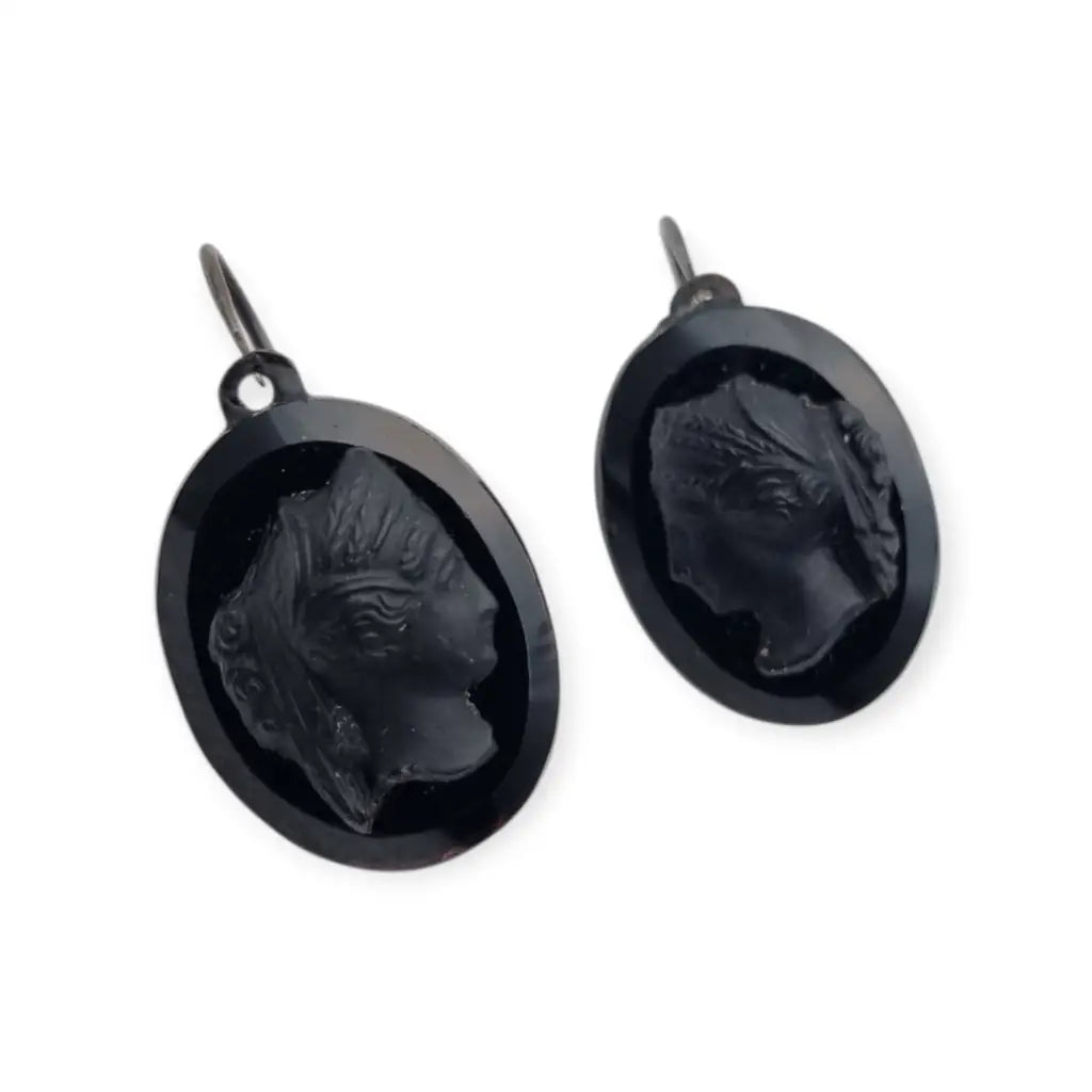 Pendientes Victorianos de camafeo negro en vulcanita joyería luto con cierre