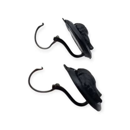 Pendientes Victorianos de camafeo negro en vulcanita joyería luto con cierre