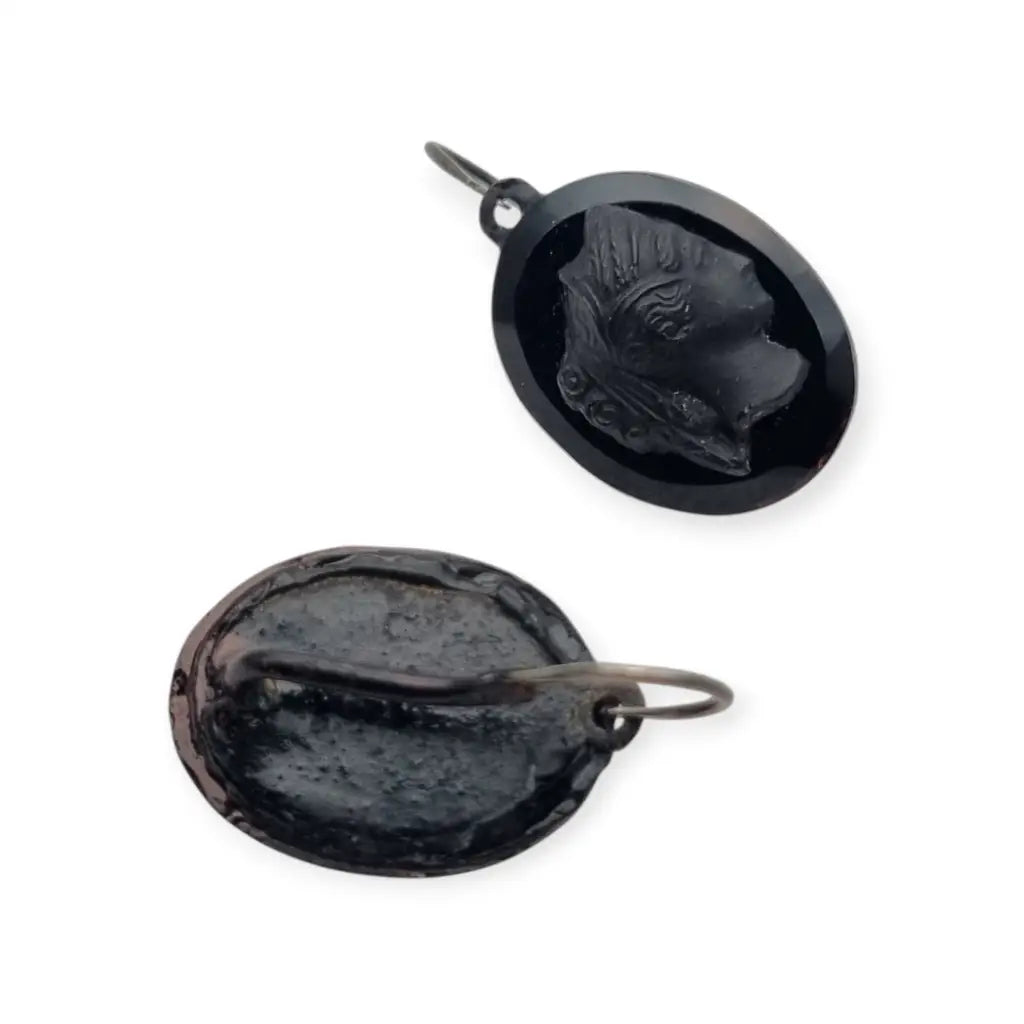 Pendientes Victorianos de camafeo negro en vulcanita joyería luto con cierre