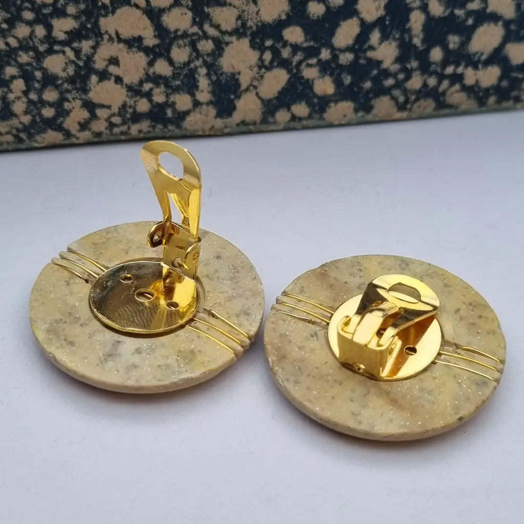 Pendientes vintage nos grandes y redondos de los años 80 marrones dorados,