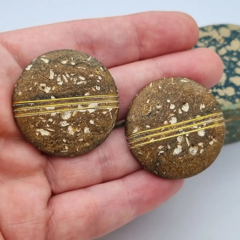 Pendientes vintage nos grandes y redondos de los años 80 marrones dorados,