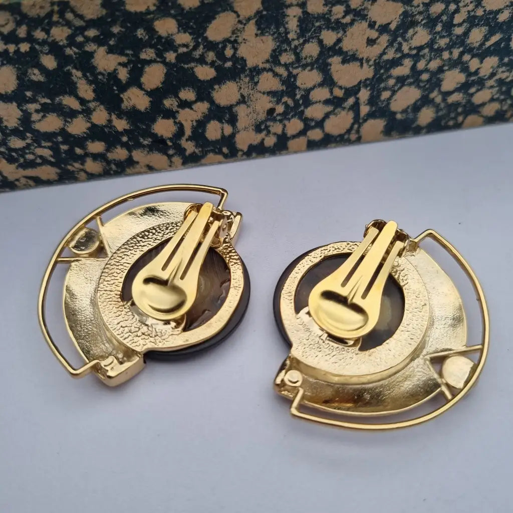 Pendientes vintage nos grandes y redondos de los años 80 marrones dorados,