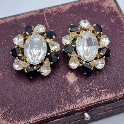 Pendientes vintage joyas doradas pedrería blanca y negra Purificación García PG