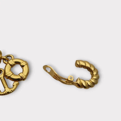 Pendientes vintage de oro con charms náuticos estilo marinero joyería retro