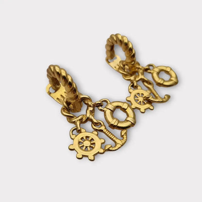 Pendientes vintage de oro con charms náuticos estilo marinero joyería retro