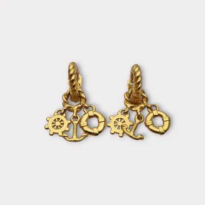 Pendientes vintage de oro con charms náuticos estilo marinero joyería retro