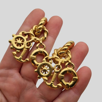 Pendientes vintage de oro con charms náuticos estilo marinero joyería retro