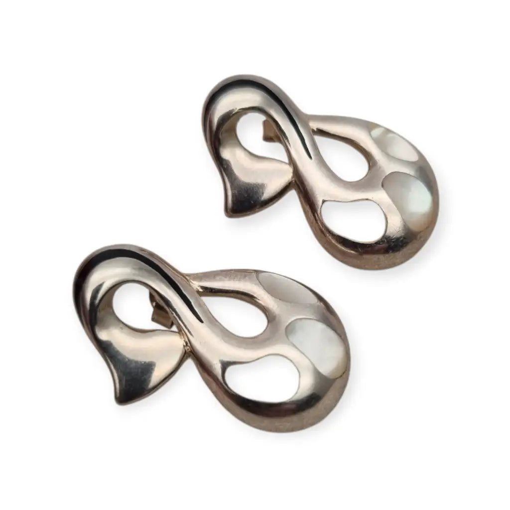 Pendientes vintage de plata 925 con ónix y nácar diseño curvo calado