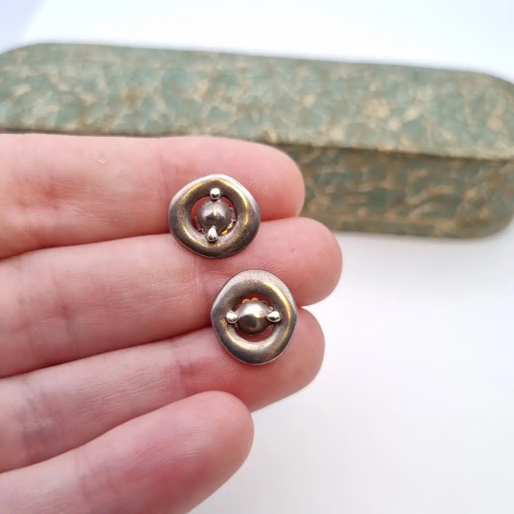 Pendientes vintage de plata. redondos. bohemios
