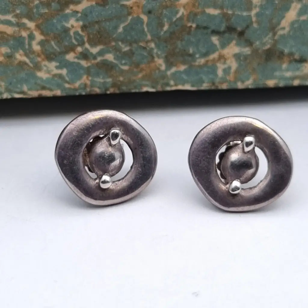 Pendientes vintage de plata. redondos. bohemios