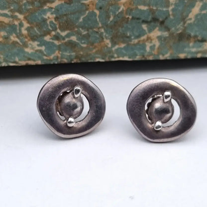 Pendientes vintage de plata. redondos. bohemios