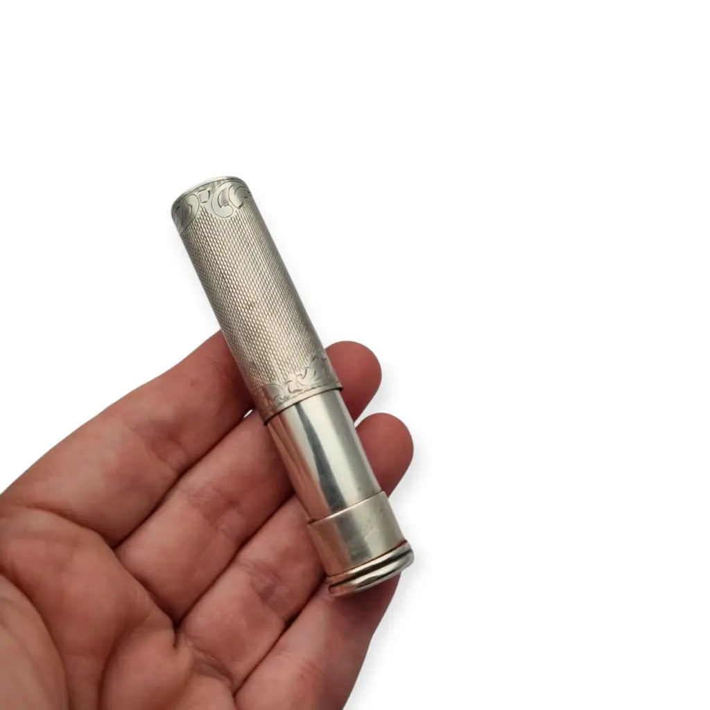 Pintalabios antiguo en plata 925 grabada estilo Art Nouveau floral tubo