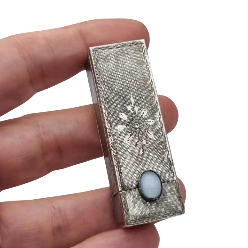 Pintalabios italiano en plata 800 con piedra azul claro diseño grabado Circa