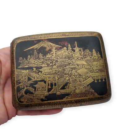 Pitillera oriental de la década 1930 grabado en oro 24 quilates marca K24