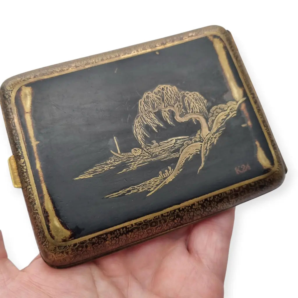 Pitillera oriental de la década 1930 grabado en oro 24 quilates marca K24