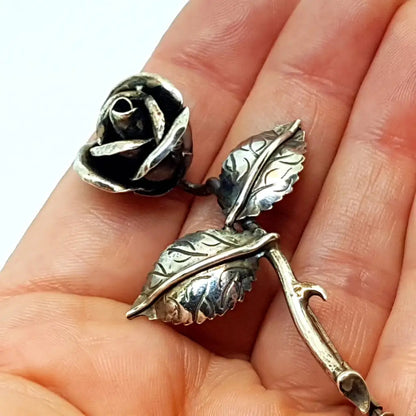 Broche rosa de plata ramo flores. Circa 1950. Joyería antigua y vintage.