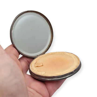 Polvera antigua de plata Art Nouveau Masriera y Carreras con grabado floral