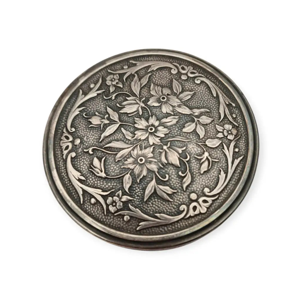 Polvera antigua de plata Art Nouveau Masriera y Carreras con grabado floral