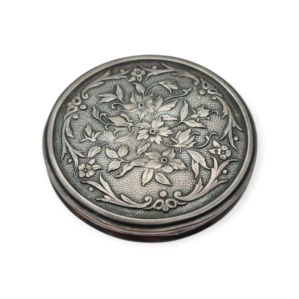 Polvera antigua de plata Art Nouveau Masriera y Carreras con grabado floral