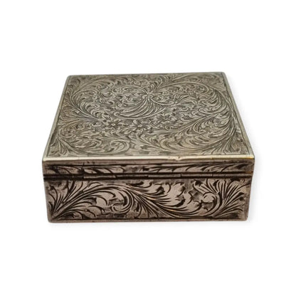 Polvera Art Déco en plata grabada apertura por pulsador lateral compartimento