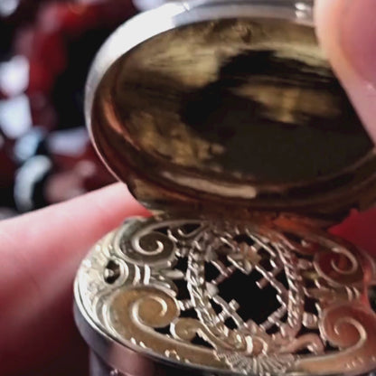 French silver vinaigrette, 19th century (1819-1838), openwork decoration, Empire style.