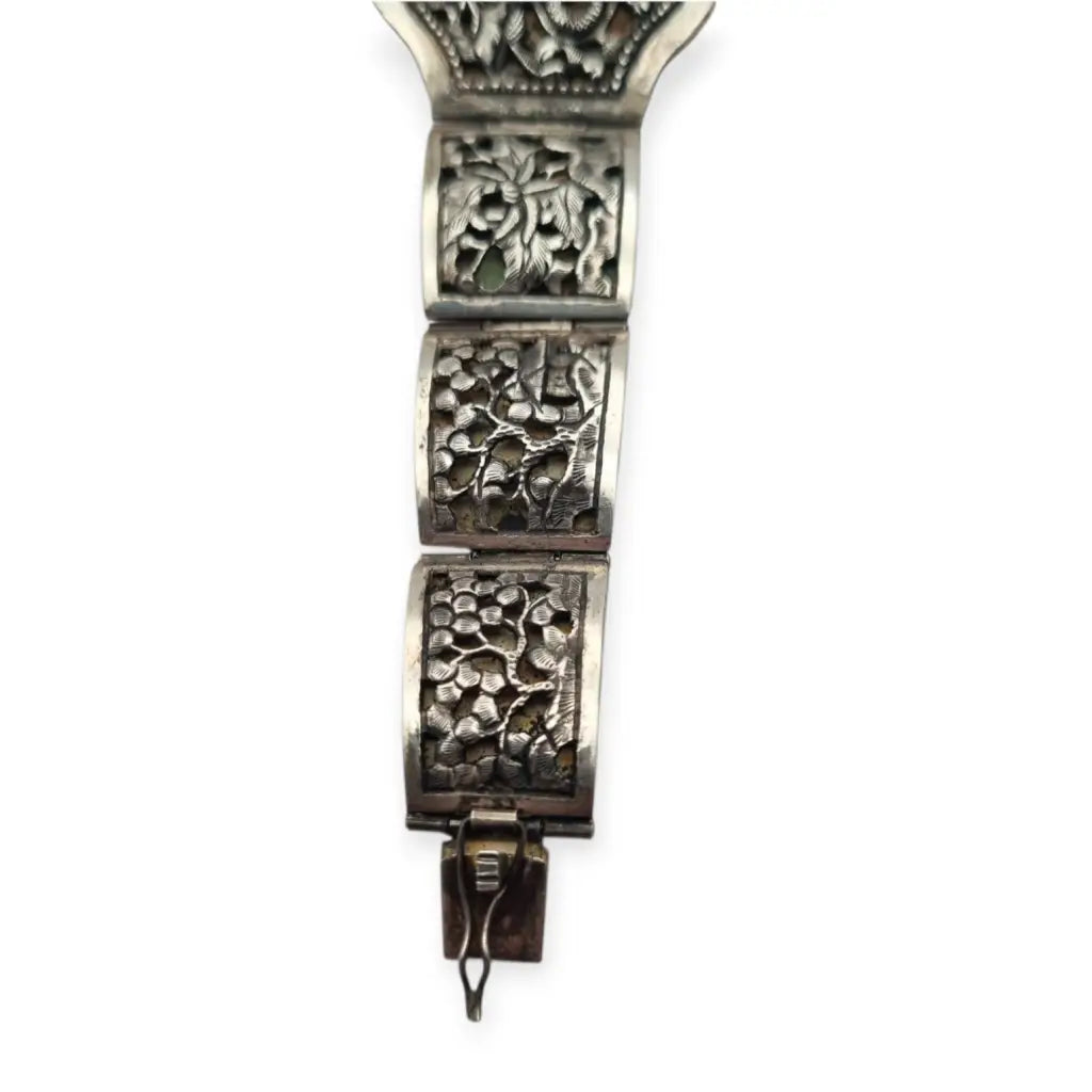 Pulsera antigua de plata firmada • jade verde central y dragones calados • Art