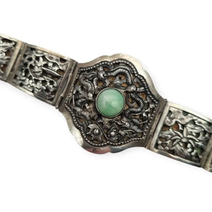 Pulsera antigua de plata firmada • jade verde central y dragones calados • Art