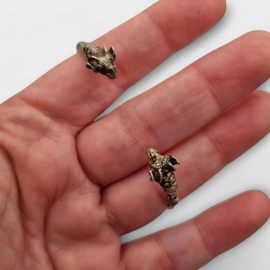 Pulsera de plata 900 con cabezas carnero en los extremos símbolo fuerza