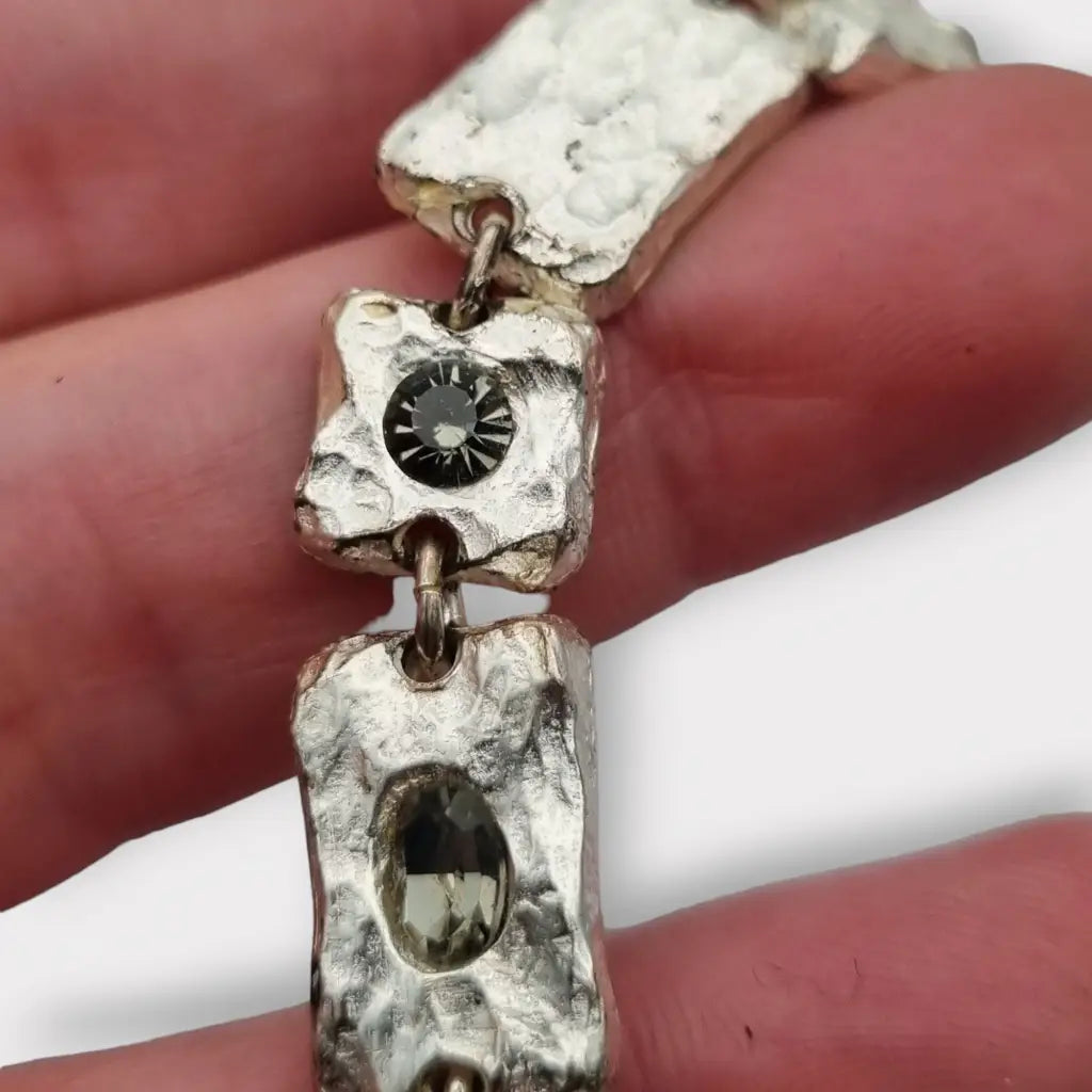 Pulsera vintage de eslabones metal plateado con pedrería gris regalos