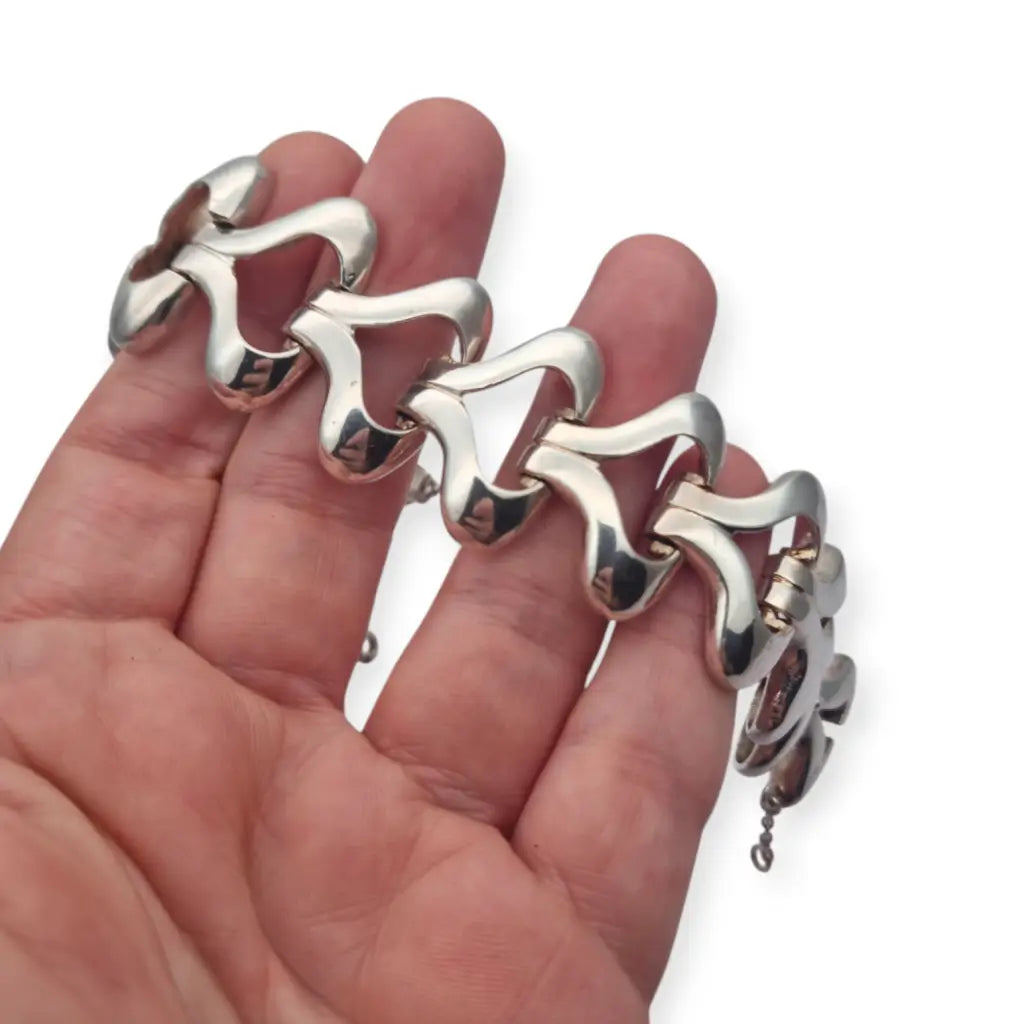 Pulsera vintage de plata para mujer circa 1970 con eslabones articulados
