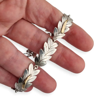 Pulsera vintage de plata y oro Art Decó tardío • Diseño hojas grabadas