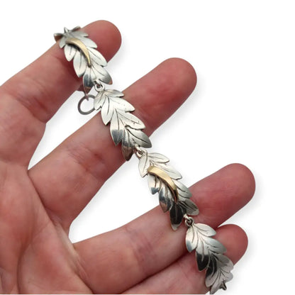 Pulsera vintage de plata y oro Art Decó tardío • Diseño hojas grabadas
