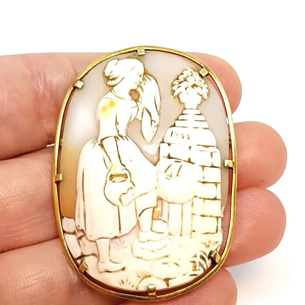 Raro broche de camafeo victoriano tallado en oro 18k escena inusual con mujer