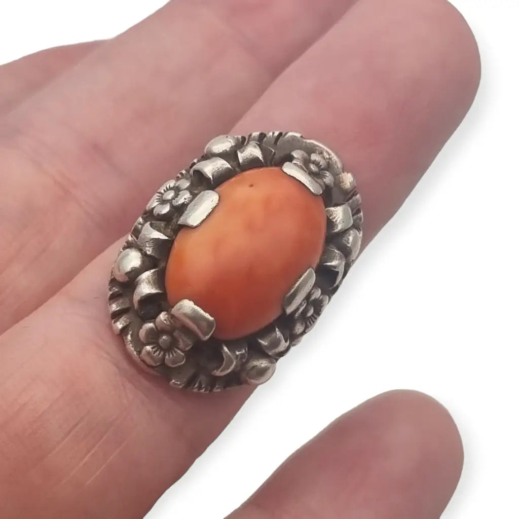 Anillo Art Deco Coral y Plata joyería floral de mujer Ideal regalos antiguos.