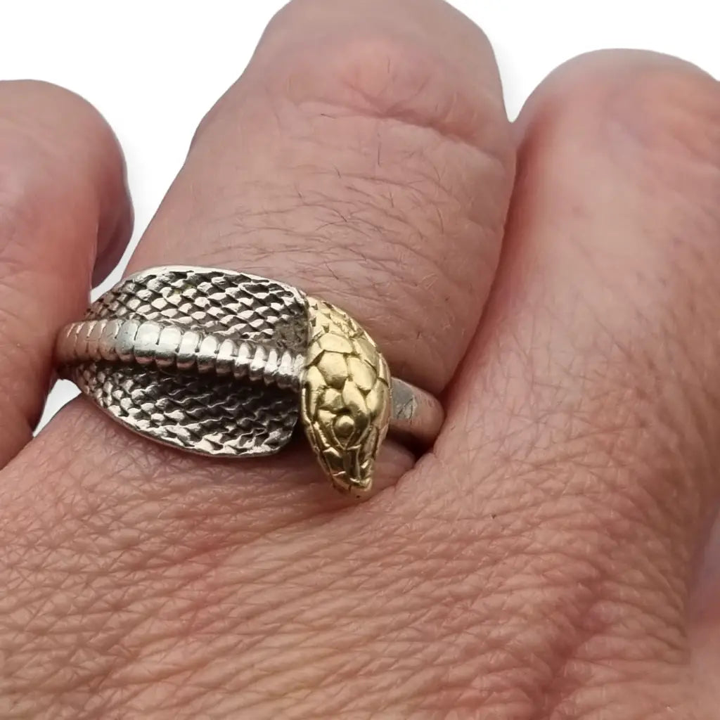 Anillo vintage de serpiente plata 925 cabeza dorado joyería cobra 1990.