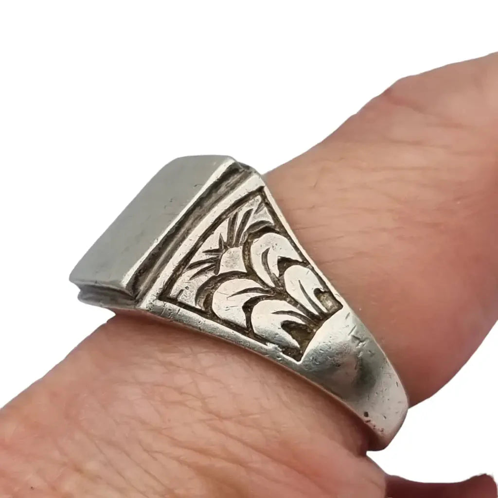 Anillo art déco de plata estilo sello ajustable circa 1940. Joyería antigua