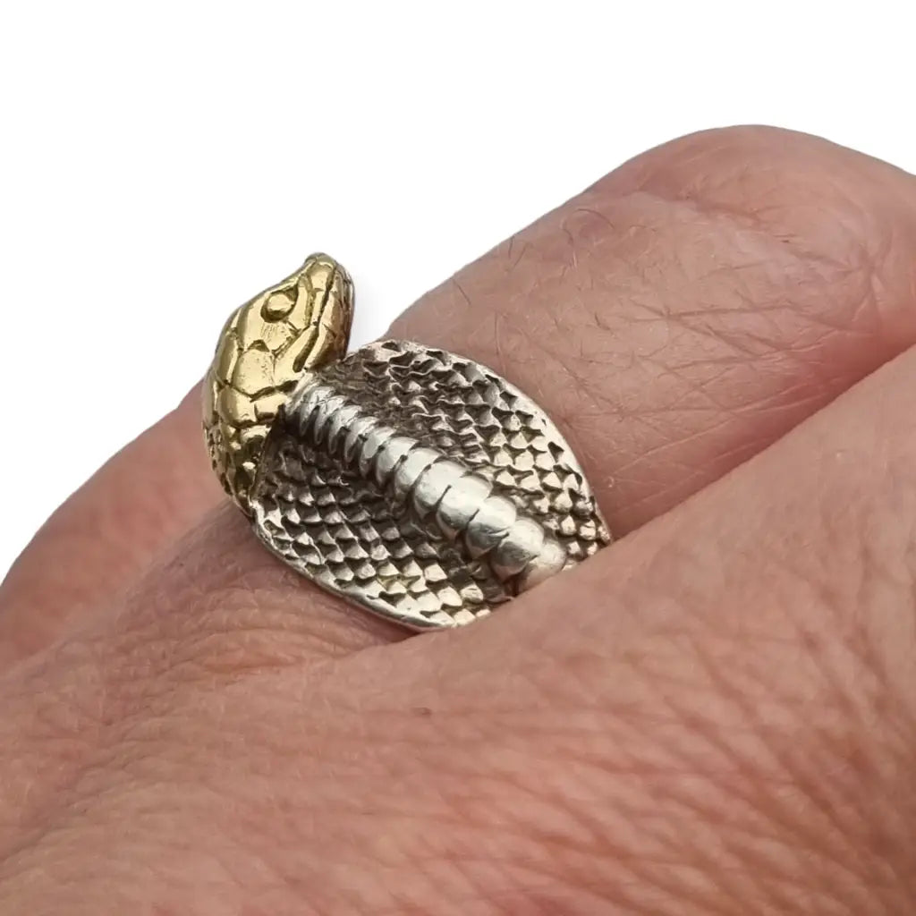 Anillo vintage de serpiente plata 925 cabeza dorado joyería cobra 1990.