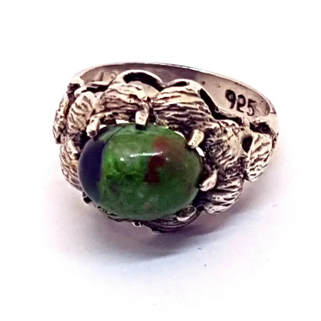 Anillo Vintage de plata 925 con piedra verde estilo art deco. Circa 1980.