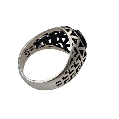 Elegante anillo de plata para hombre piedras brillantes en blanco y negro