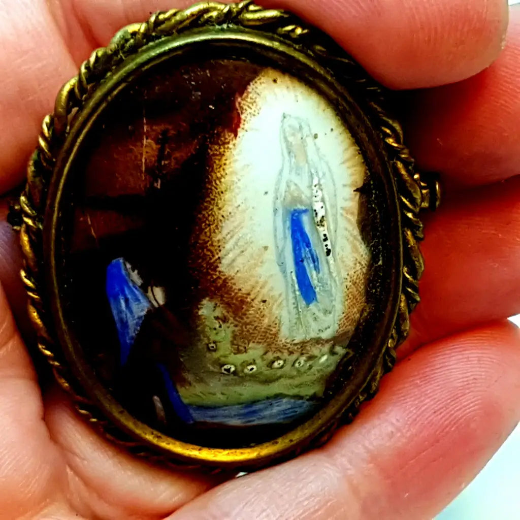 Broche de porcelana con imagen virgen pintada joyería religiosa francesa