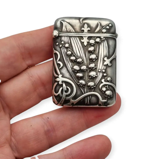Vesta case Art Nouveau en plata maciza con lirios del valle | Charles Murat