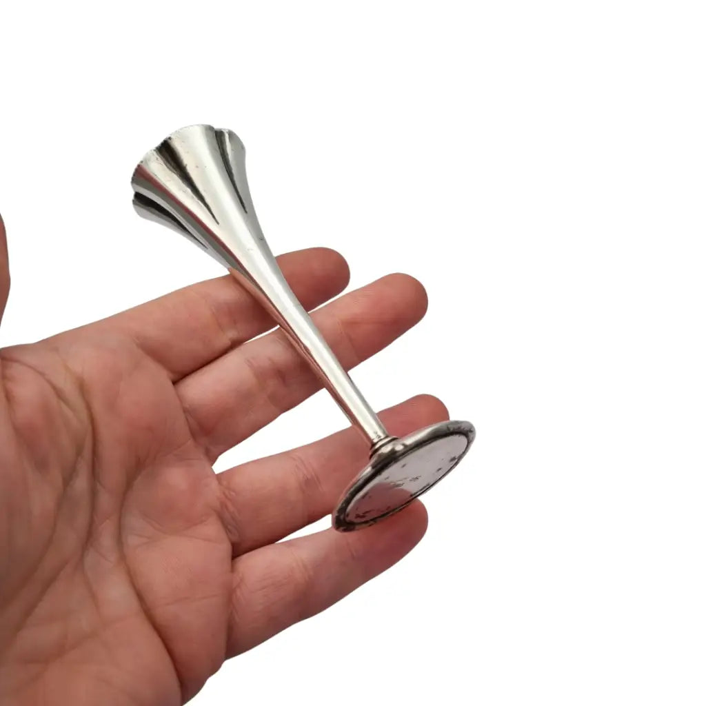 Violetero en plata 916 de Riera y Carreras jarrón pequeño estilizado Circa